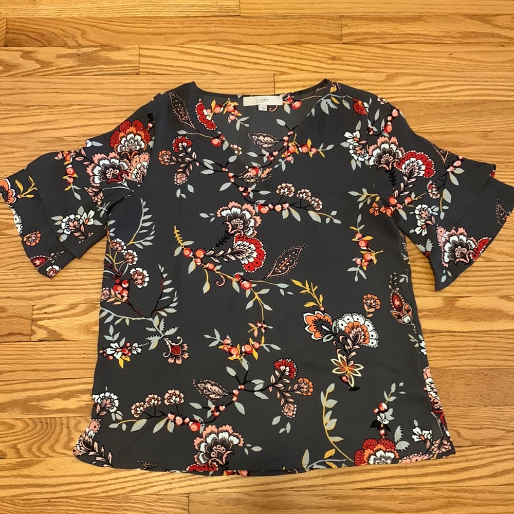 Loft short sleeved blouse